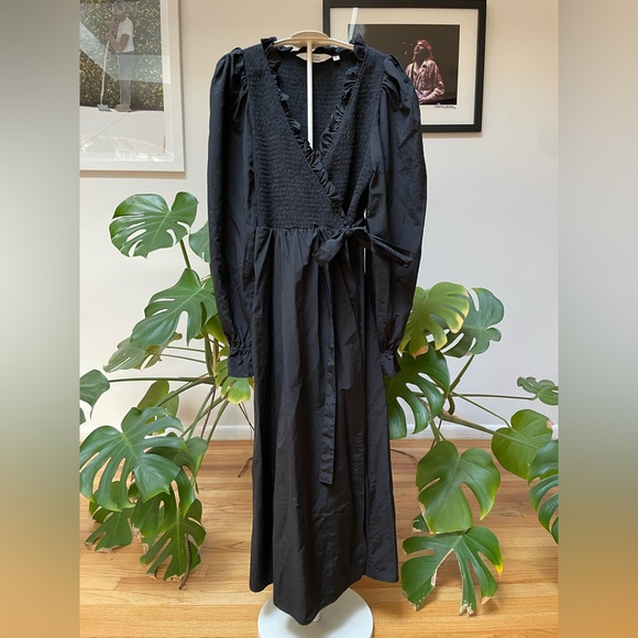 NWOT & Other stories black smocked ruffle wrap midi dress size 6 - Picture 3 of 7